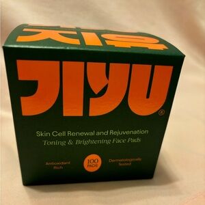 Skin Cell Renewal Face Pads - Green and Orange